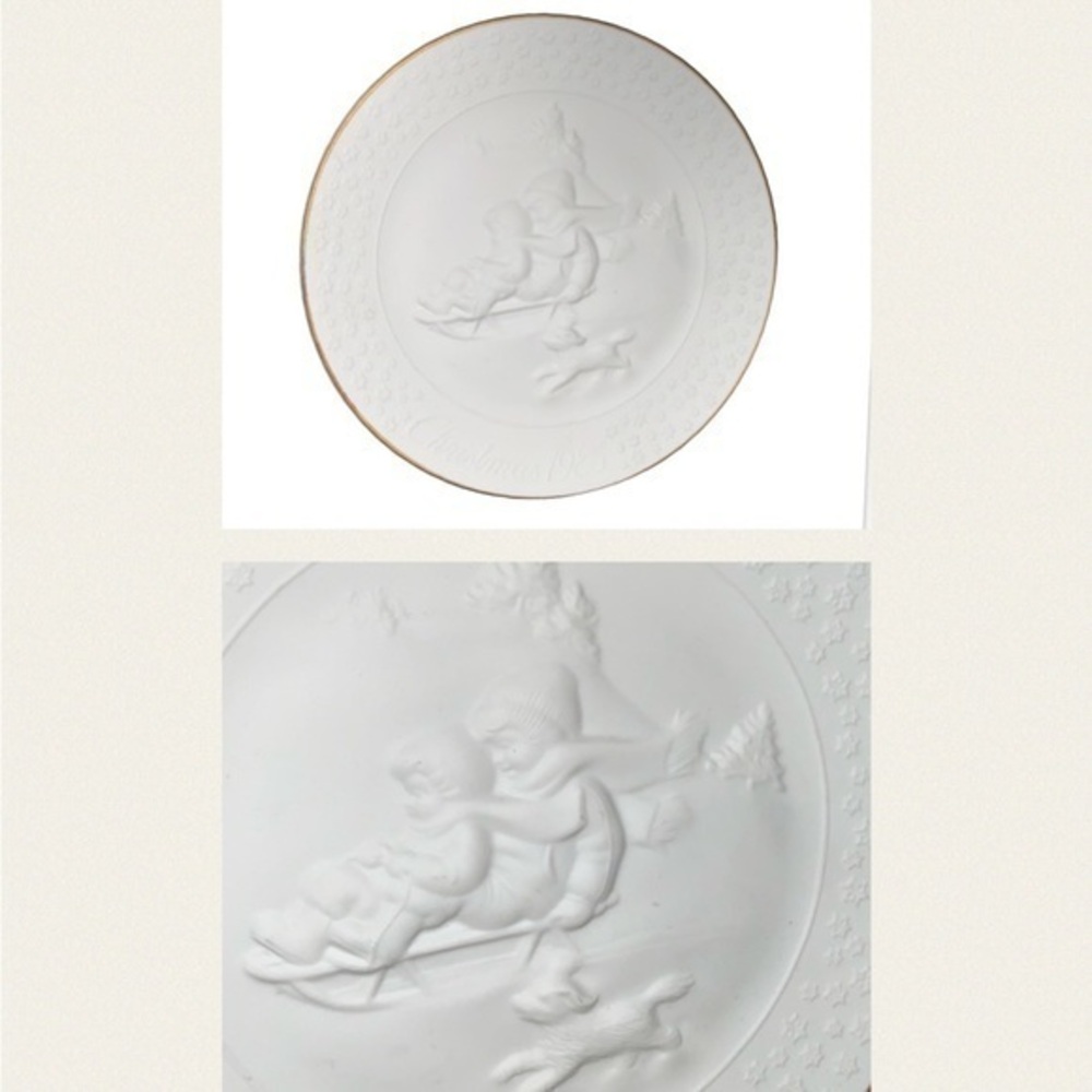 Avon Collectible 1985 24K Gold Trimmed Porcelain Plate" A Child's Christmas 8”